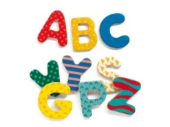 Djeco DJ03100 - Magnétiques Bois - 38 Big Letters -Petit Monde Soldes djeco dj03100 magnetiques bois 38 big letters 1600 2