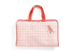 Djeco DJ07850 - Pomea - Le Soin - Sac à Langer Pink Peak 8 Djeco DJ07850 - Pomea - Le Soin - Sac à Langer Pink Peak -Petit Monde Soldes djeco dj07850 pomea le soin sac a langer pink peak 1600 1