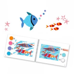 Djeco Sables Colorés : Arc-en-ciel De Poissons 9 Djeco Sables Colorés : Arc-en-ciel De Poissons -Petit Monde Soldes p4 FULL 21